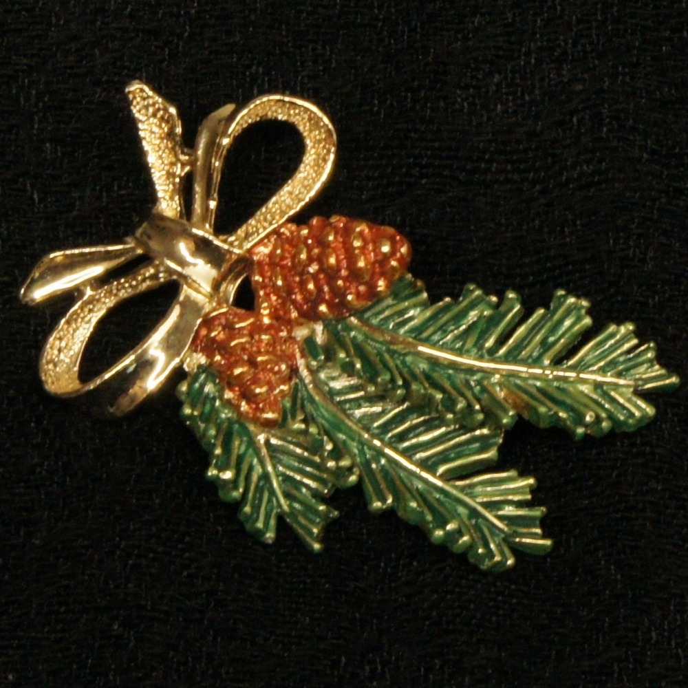 Vintage Gerrys Holly Pinecone Brooch Gold Tone‎ Enamel Christmas Pin